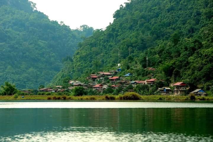 Tran Xuan Homestay Ba Be Village Bagian luar foto