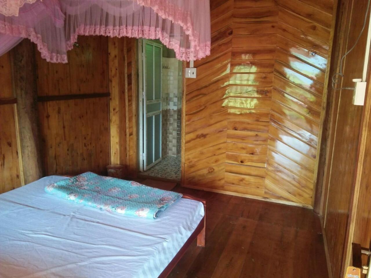 Tran Xuan Homestay Ba Be Village Ruang foto