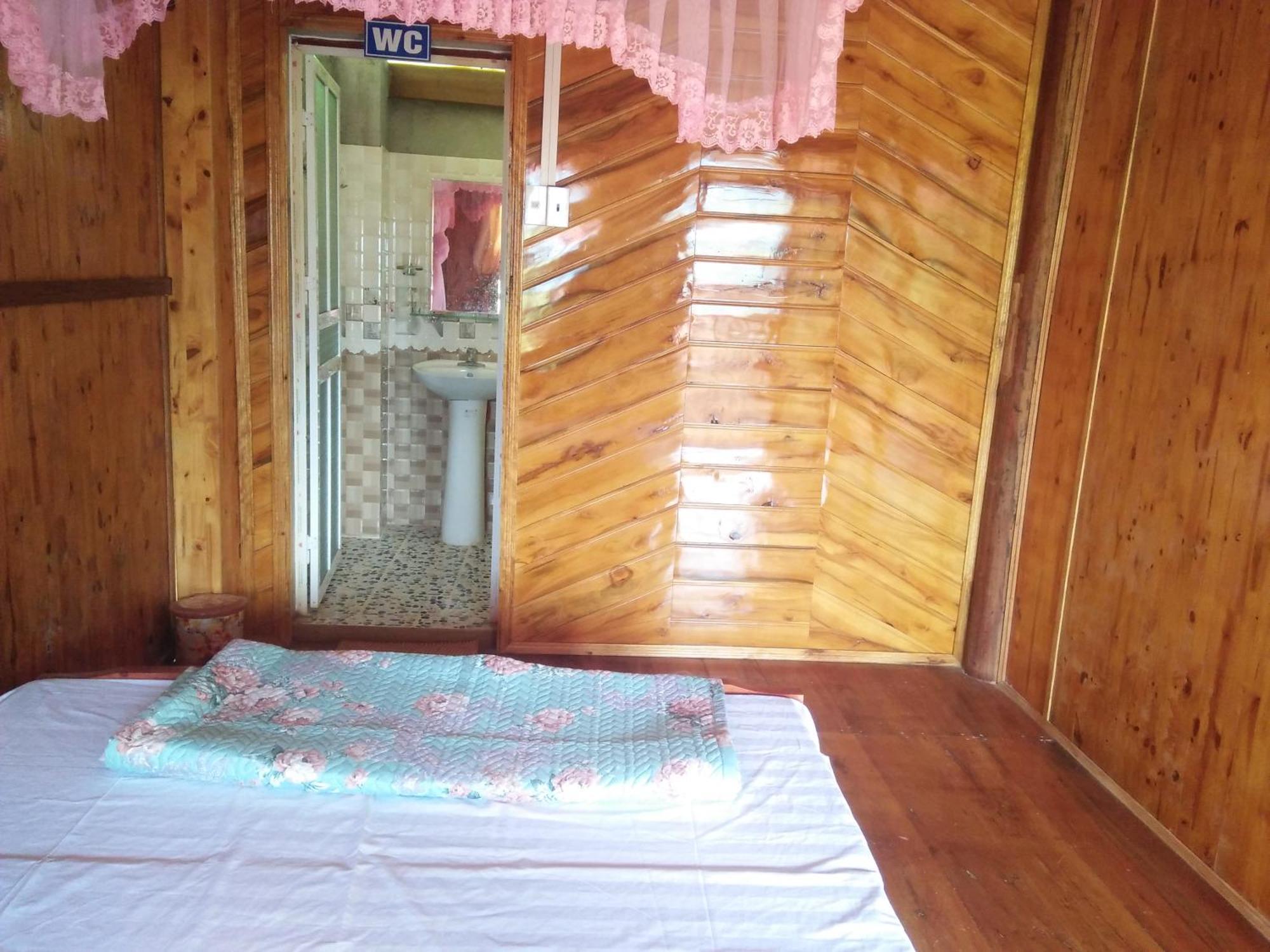 Tran Xuan Homestay Ba Be Village Ruang foto